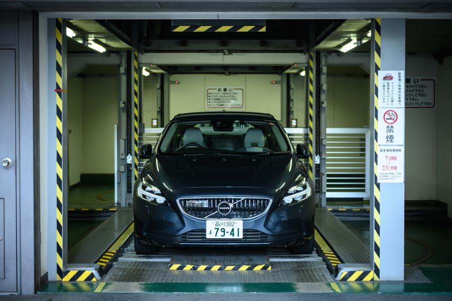  Volvo V40 T3 Momentum 2016 года  (JP) (фото 2 из 20)